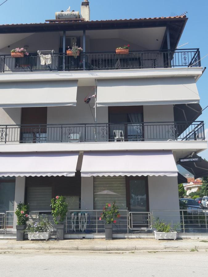 Soula'S Sunshine Apartments Nea Karvali Exterior photo